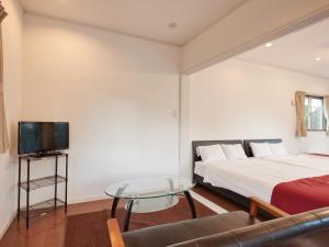 the pool resort villa hasta manana