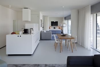 Urban Residences,South Holland>>Rotterdam,4 star