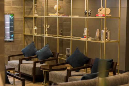 quintessa hotel osaka shinsaibashi comicandbooks