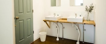 iza enoshima guesthouseandbar hostel