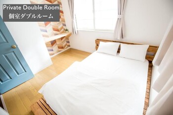 iza enoshima guesthouseandbar hostel
