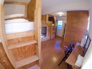 iza enoshima guesthouseandbar hostel