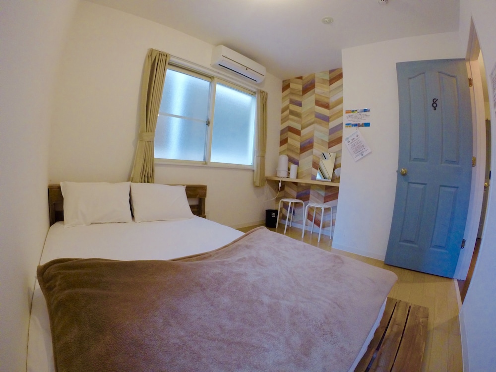 iza enoshima guesthouseandbar hostel