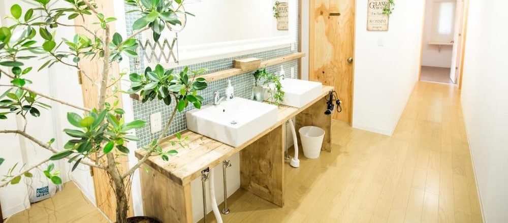 iza enoshima guesthouseandbar hostel