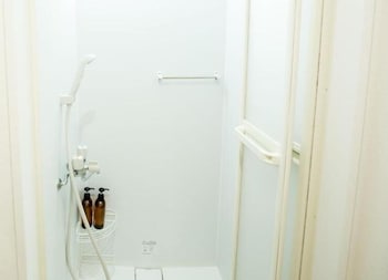 iza enoshima guesthouseandbar hostel