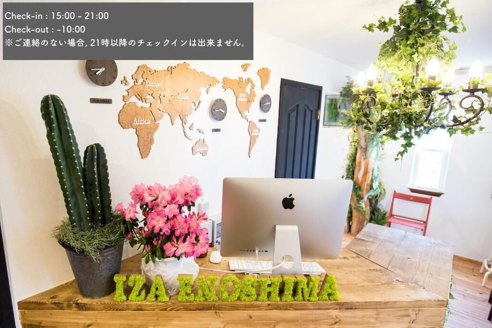 iza enoshima guesthouseandbar hostel