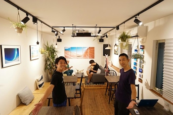 iza enoshima guesthouseandbar hostel