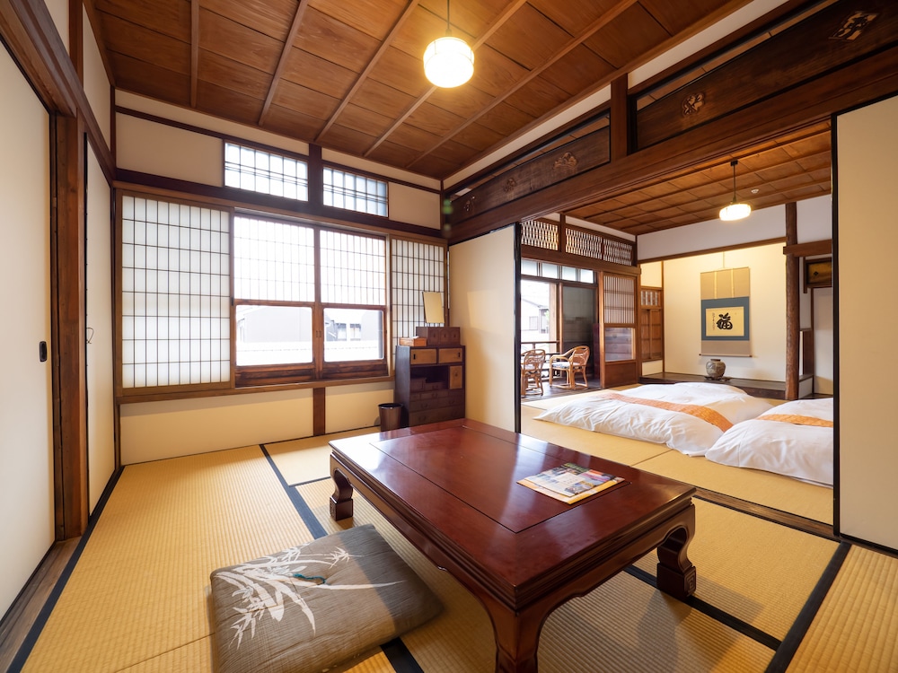 inase otsu machiya bed and breakfast