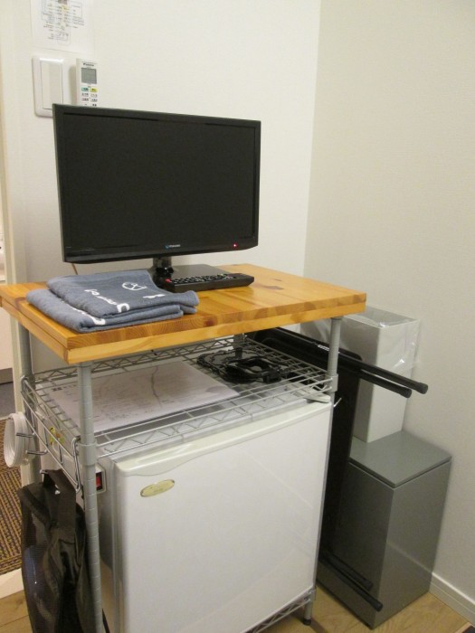 kangaroo hotel side b