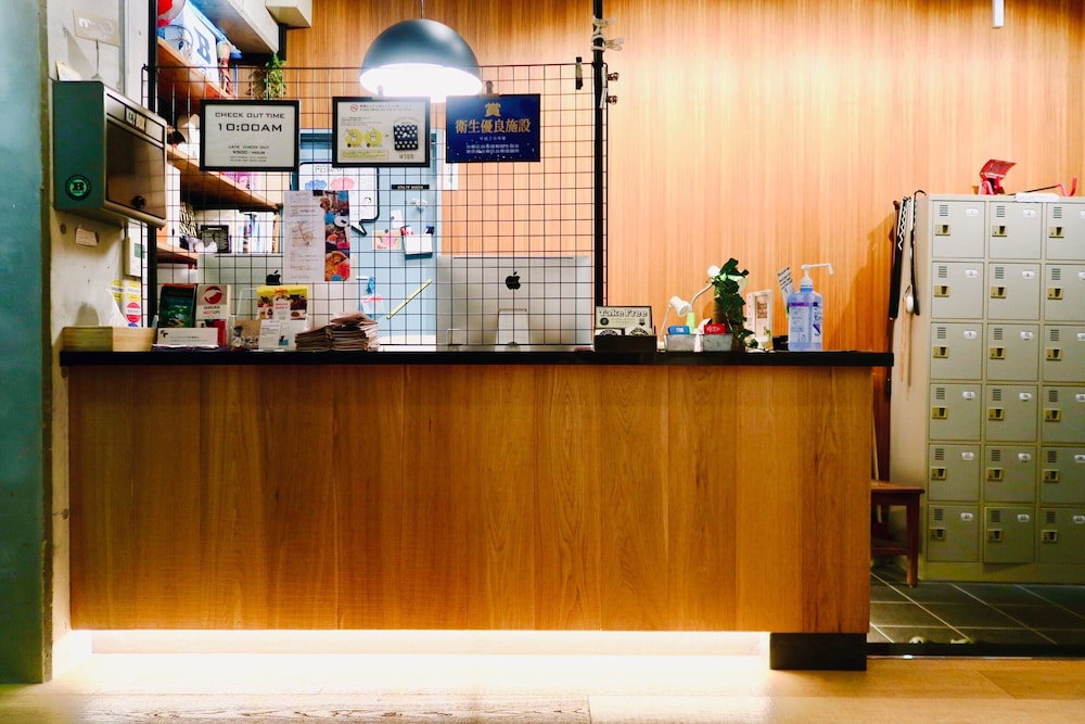 kangaroo hotel side b