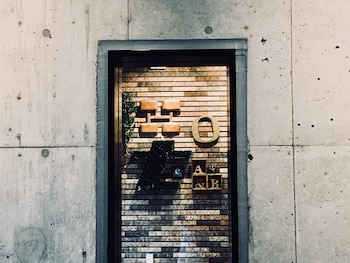 kangaroo hotel side b