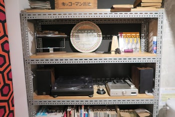 kangaroo hotel side b