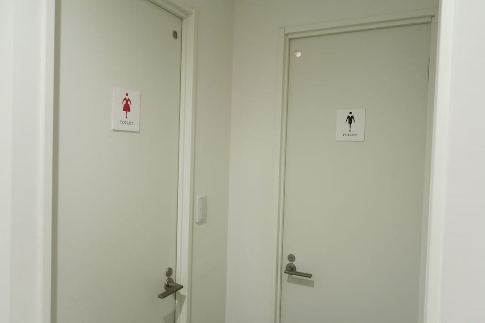 kangaroo hotel side b