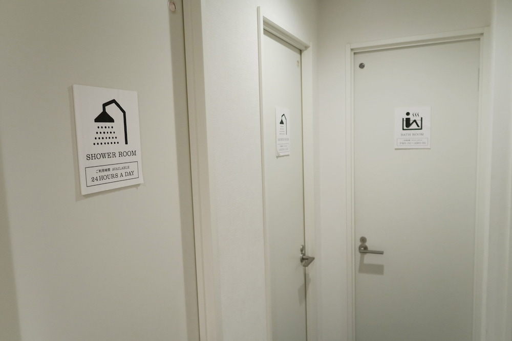 kangaroo hotel side b