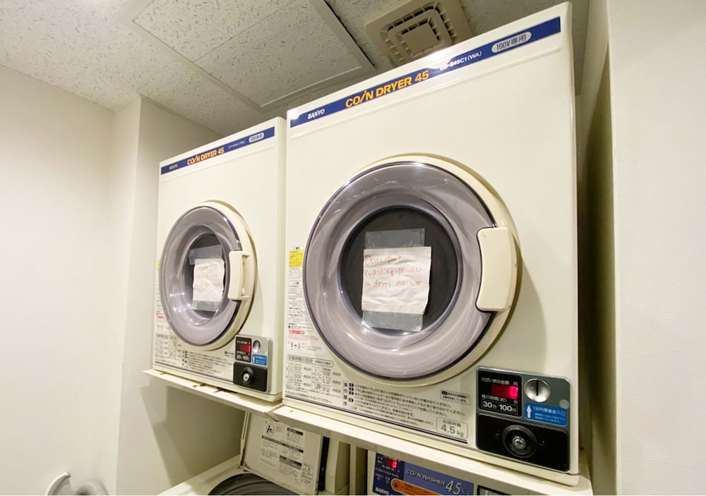 kangaroo hotel side b