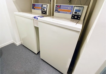 kangaroo hotel side b