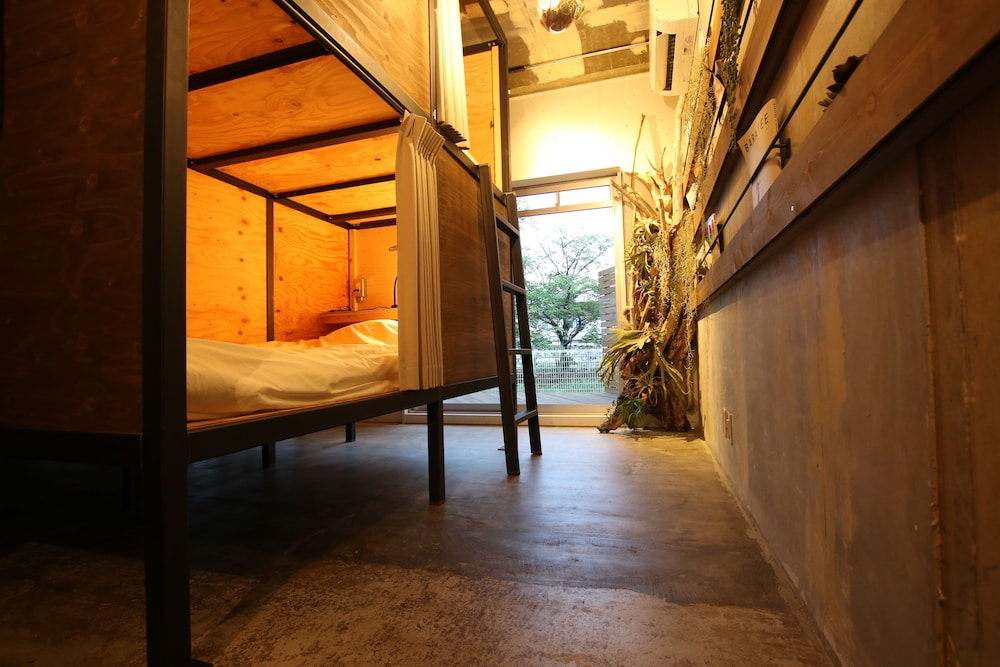 365base outdoor hostel