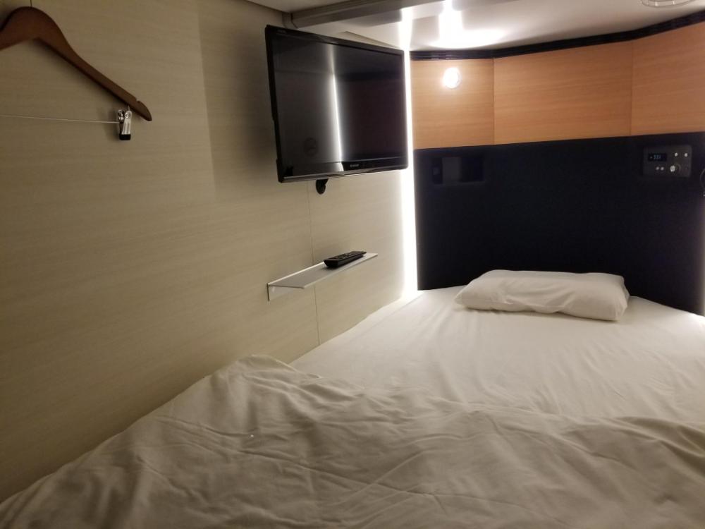 glansit akihabara comfort capsule hotel