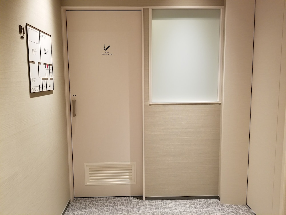 glansit akihabara comfort capsule hotel