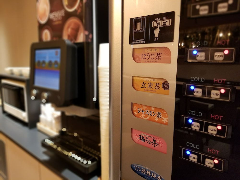 glansit akihabara comfort capsule hotel