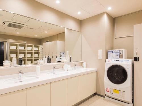 glansit akihabara comfort capsule hotel