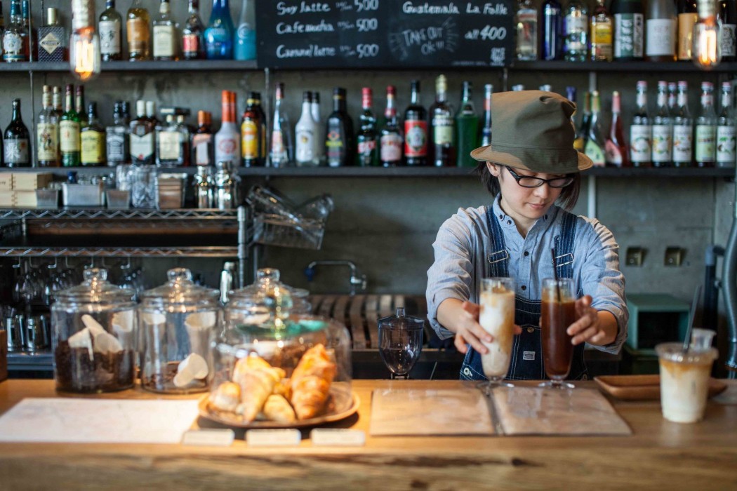 nui hostel and bar lounge