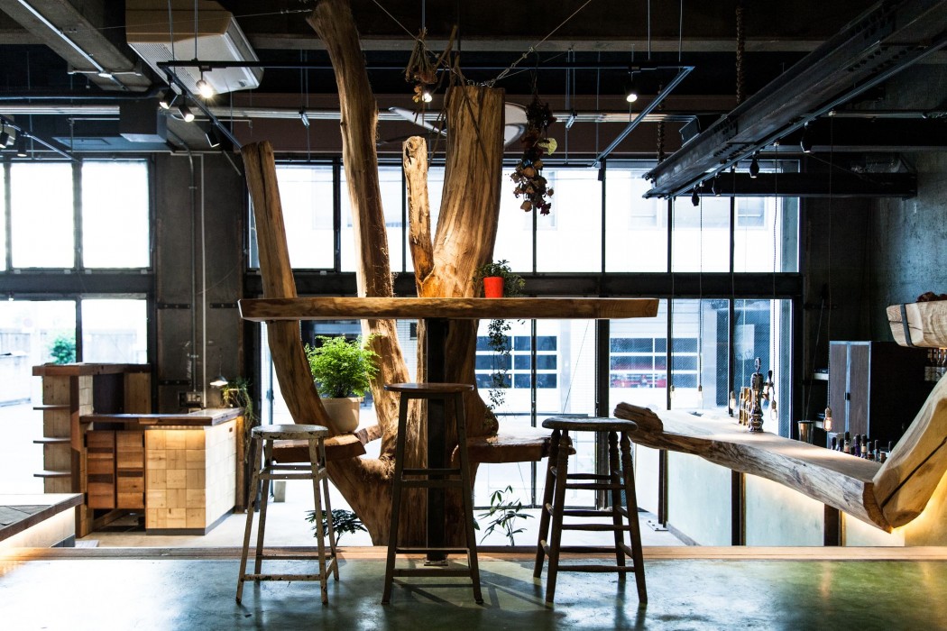 nui hostel and bar lounge