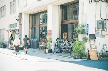 nui hostel and bar lounge