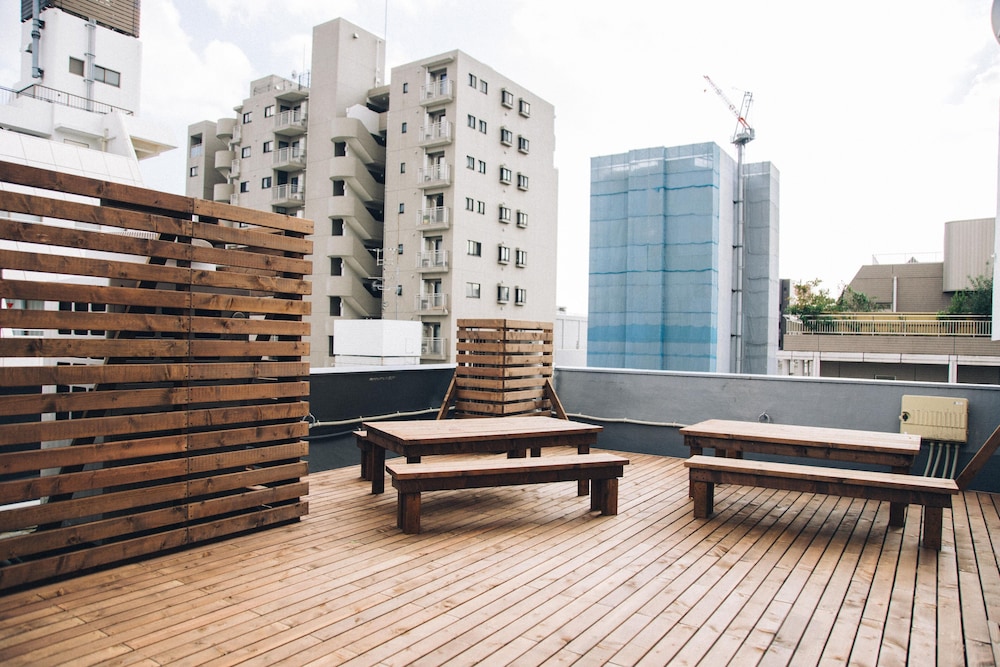 nui hostel and bar lounge