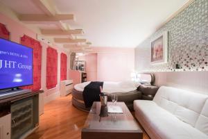 hotel perrier adults only