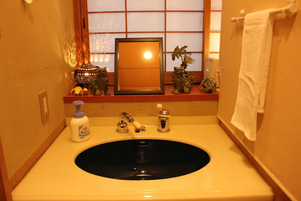 okinawa minshuku kariyushi honkan