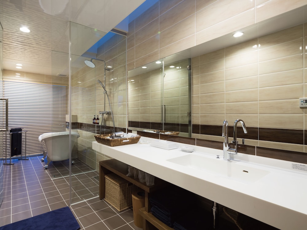 condominium t room