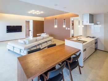 condominium t room