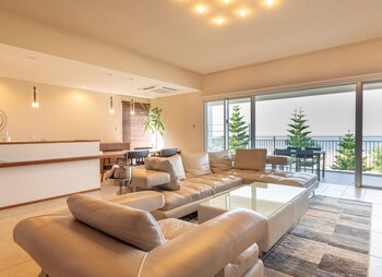 condominium t room