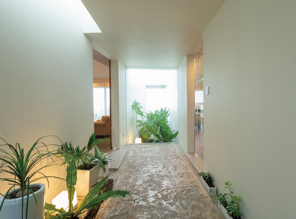 condominium t room