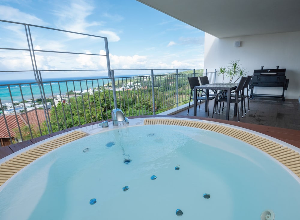 condominium t room