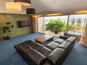 condominium t room
