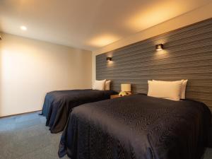 condominium t room