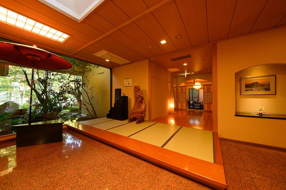 yufuin onsen ryokan mebaeso