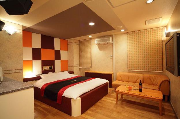 restay dee adults only