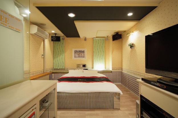 restay dee adults only