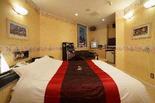 restay dee adults only