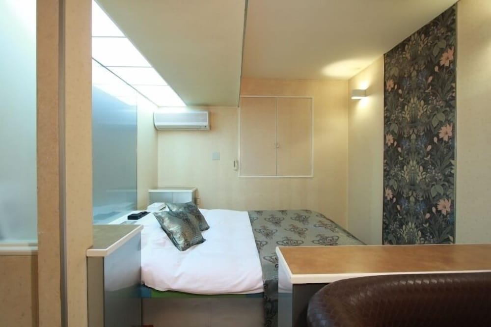 restay mito adults only