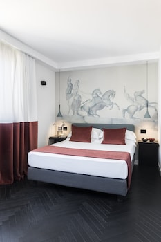 hotel plaza opera