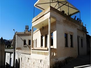 center cave house