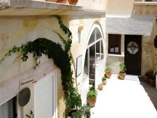 center cave house