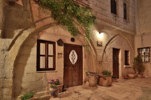 center cave house