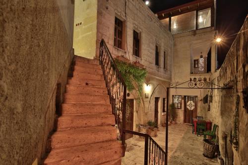 center cave house