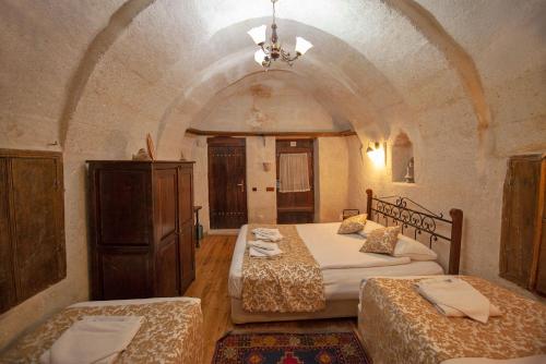center cave house