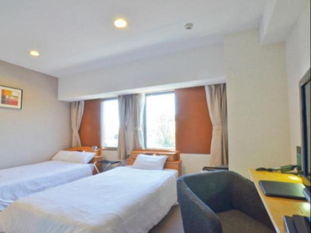 new station hotel premiere